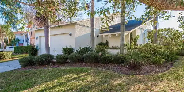 6306 GARLAND COURT