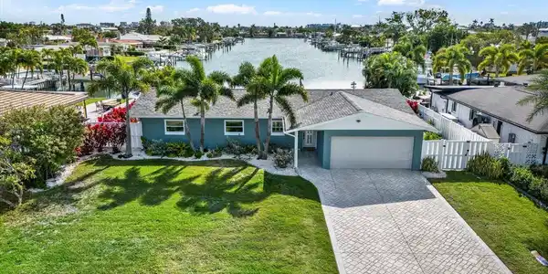 545 CAPRI BOULEVARD
