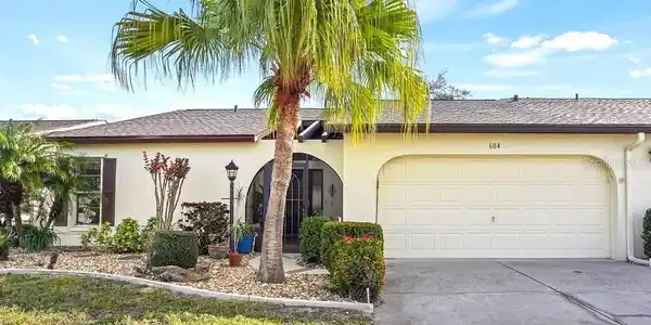 604 APPLE LANE