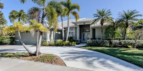 4368 CORSO VENETIA BOULEVARD