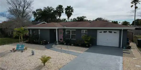 1703 HIBISCUS CIRCLE N