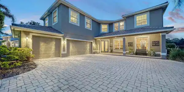 907 EAGLE ISLE COURT