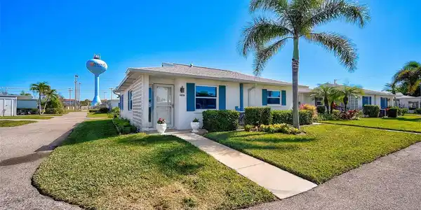 1026 COCKRILL COURT