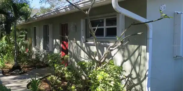 236 WOODLAND AVENUE