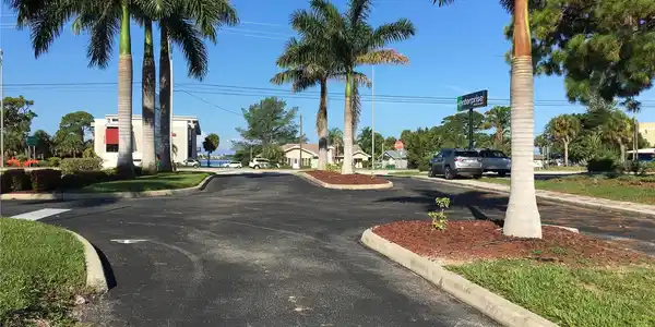 201 E BAY HEIGHTS ROAD