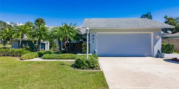 941 S DORAL LANE