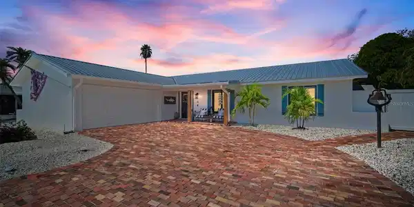6514 KING PALM WAY