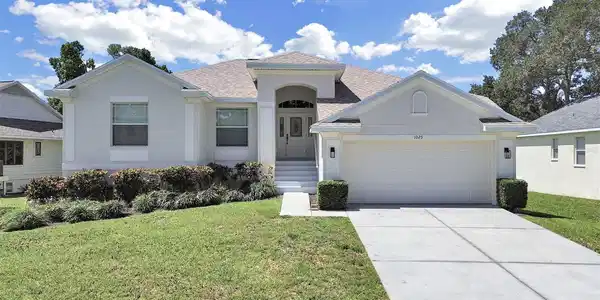 1025 LAKE AVOCA PLACE