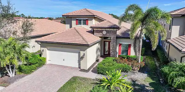 1058 BLUFFWOOD DRIVE