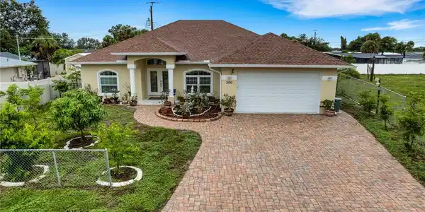 2100 BLACKWOOD DRIVE