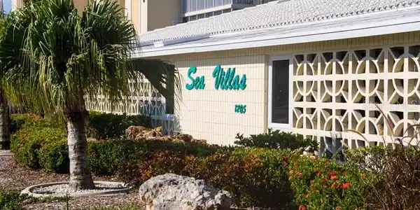 1205 TARPON CENTER DRIVE
