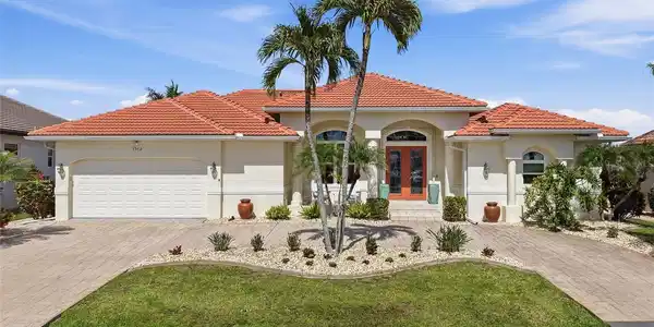 1312 SEA HORSE COURT