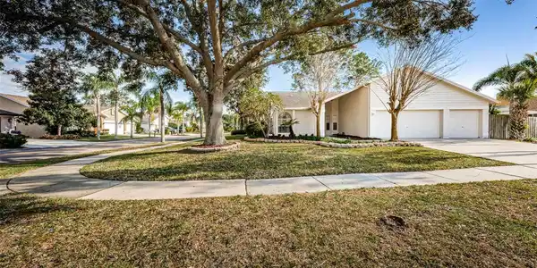 11502 GLENMONT DRIVE