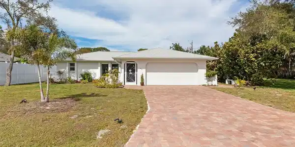 1516 POINCIANA ROAD