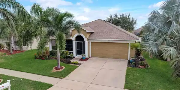 1628 BONITA BLUFF COURT