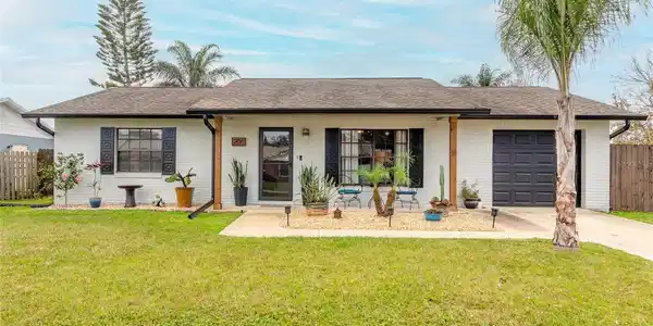 206 LONE PINE DRIVE
