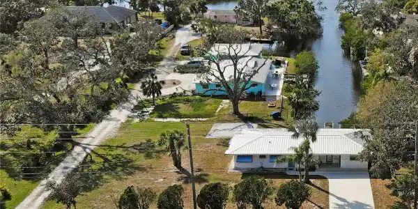 20 S OXFORD DRIVE