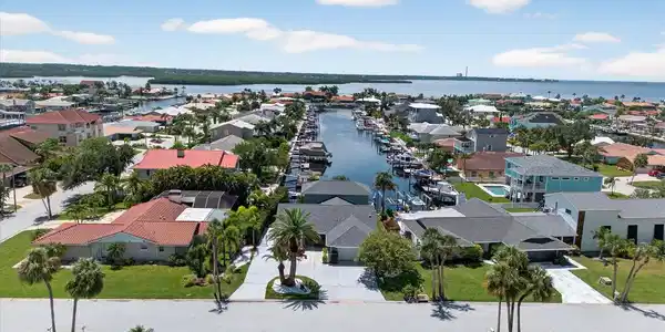 3358 SEAWAY DRIVE