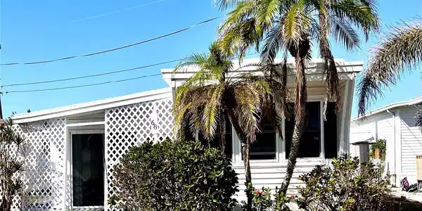 68 4TH AVENUE