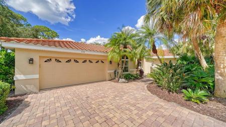 328 WOODS POINT ROAD