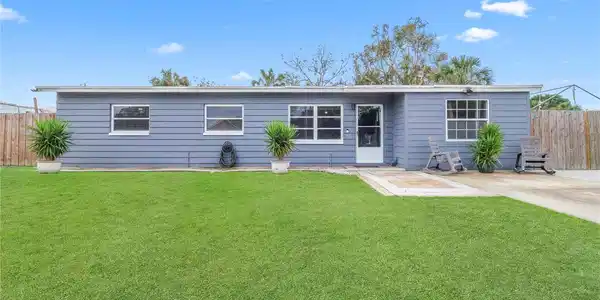 8004 TANGLEWOOD LANE
