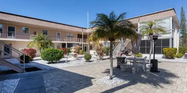 537 MANATEE COURT