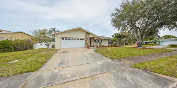 8901 ST ANDREWS DRIVE