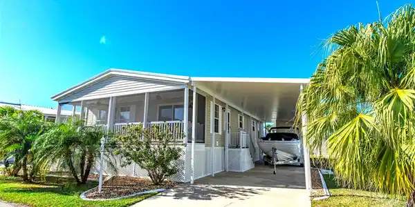8 HAGUE ROAD