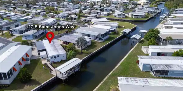 127 E SAINT JOHNS WAY