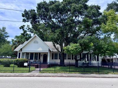 315 S BERMUDA BOULEVARD