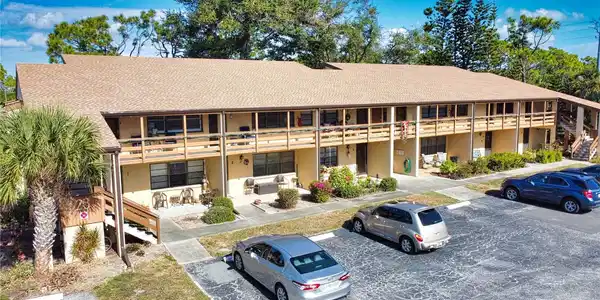 23 QUAILS RUN BOULEVARD