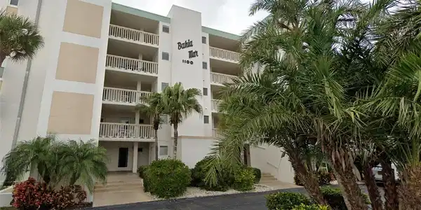 1100 TARPON CENTER DRIVE