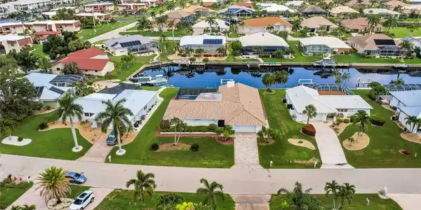 1124 TREASURE CAY COURT