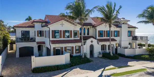 200 BANYAN STREET