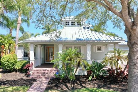 5413 MERRITT ISLAND DRIVE