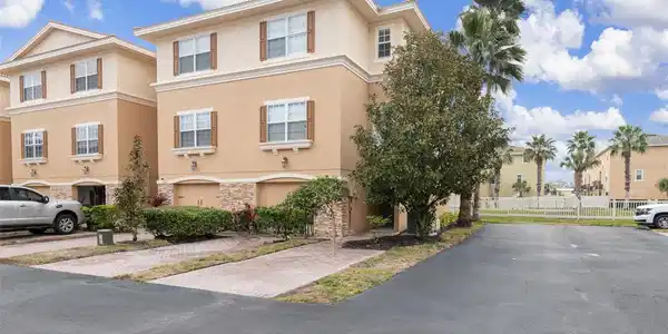 5026 HERRING COURT