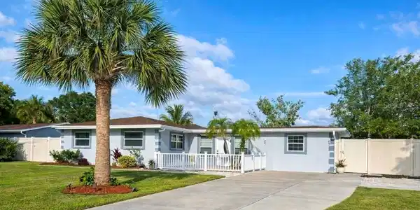 6316 FAIRWAY BOULEVARD