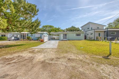 3209 SAXON DRIVE