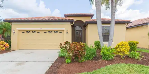 233 SILVER FALLS DRIVE