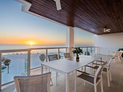 1035 SEASIDE DRIVE