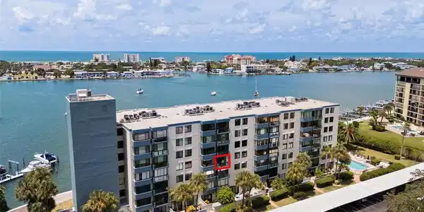 644 ISLAND WAY