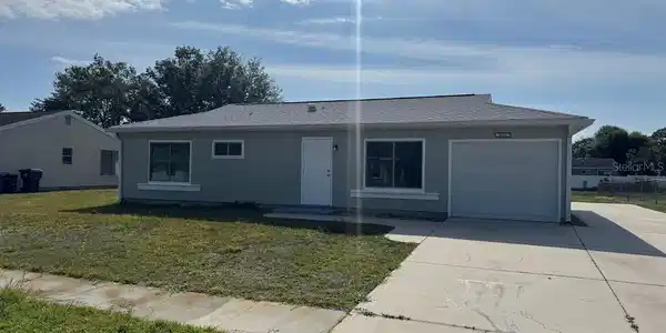 2422 ROXBURY CIRCLE