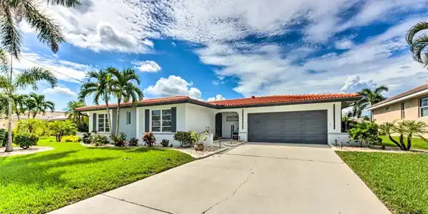 463 CAPRI ISLES CT