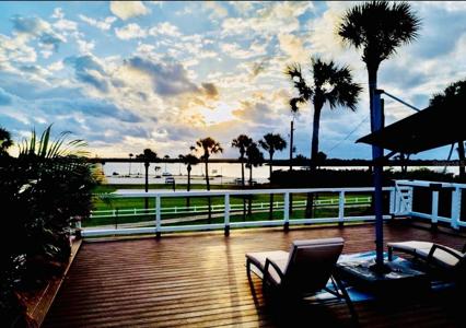 500 S RIVERSIDE DRIVE