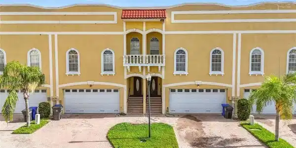 515 VILLA TREVISO COURT