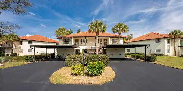321 PINE HOLLOW CIRCLE