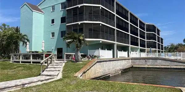 53 W BAY HEIGHTS ROAD