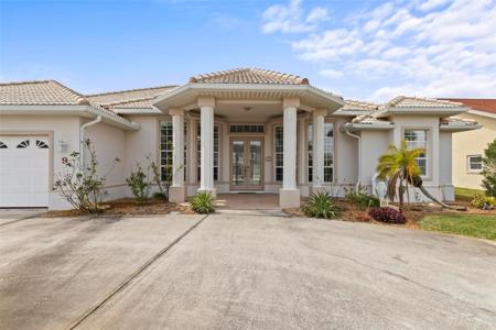 9 CLOVERDALE COURT N