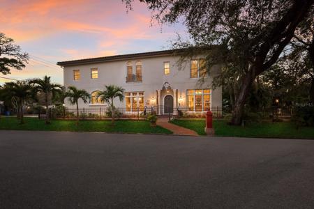 3860 CAMINO REAL
