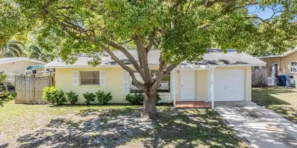 280 TWIN LAKE DRIVE